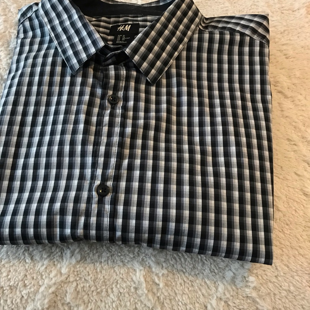 H&M Black and White Casual Button Down Shirt